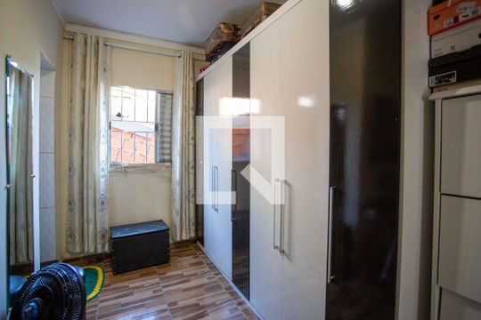 Suíte de casa à venda com 2 quartos, 160m² em Vila Nogueira, Diadema