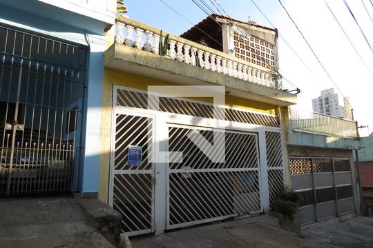 Fachada de casa à venda com 2 quartos, 100m² em Parque São Luís, São Paulo