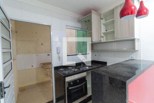 Cozinha de apartamento para alugar com 2 quartos, 38m² em Vila Santa Teresa, São Paulo