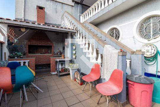 Quintal dos Fundos de casa à venda com 5 quartos, 200m² em Conjunto Residencial Santa Terezinha, São Paulo