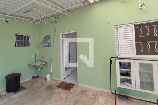 Área de Serviço de casa para alugar com 2 quartos, 40m² em Vila Carminha, Campinas