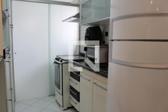Cozinha de apartamento à venda com 3 quartos, 60m² em Vila Alpina, São Paulo