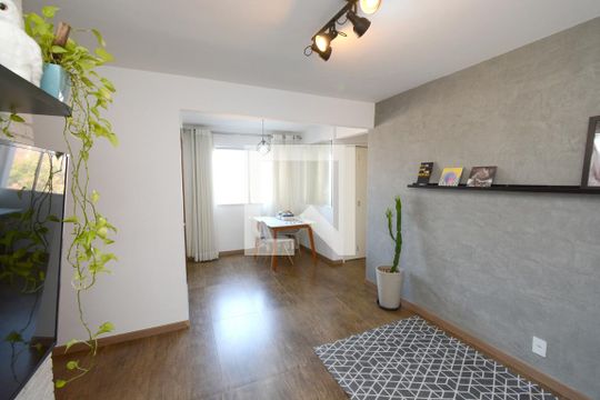 Sala de apartamento para alugar com 2 quartos, 60m² em Jardim Ubirajara (zona Sul), São Paulo