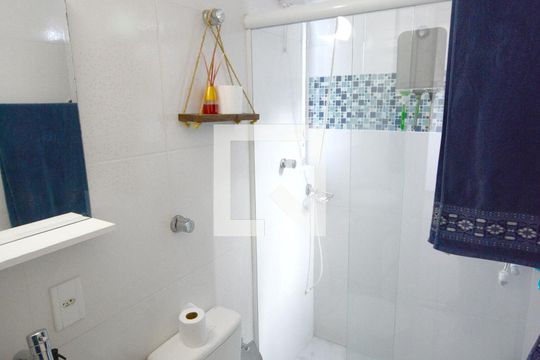 Banheiro de apartamento para alugar com 2 quartos, 60m² em Jardim Ubirajara (zona Sul), São Paulo