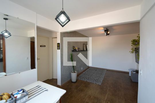 Sala de apartamento para alugar com 2 quartos, 60m² em Jardim Ubirajara (zona Sul), São Paulo
