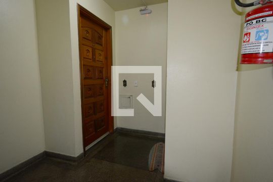 Hall de entrada de apartamento para alugar com 2 quartos, 60m² em Jardim Ubirajara (zona Sul), São Paulo