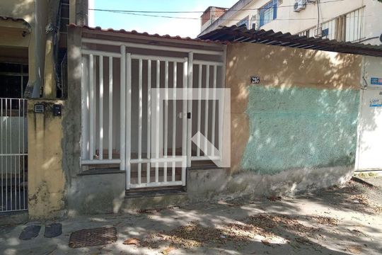 Fachada de casa para alugar com 1 quarto, 28m² em Bento Ribeiro, Rio de Janeiro