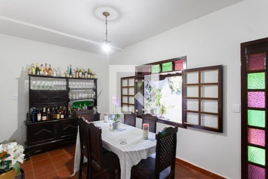 Sala 1 de casa à venda com 4 quartos, 300m² em Universitário, Belo Horizonte