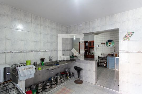 Cozinha de casa à venda com 4 quartos, 300m² em Universitário, Belo Horizonte