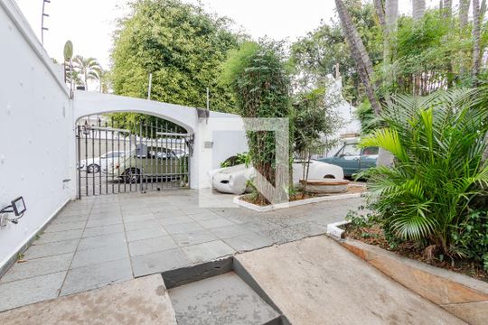 Garagem de casa para alugar com 3 quartos, 380m² em Vila Congonhas, São Paulo