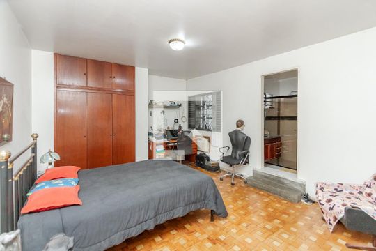 Suíte de casa para alugar com 3 quartos, 380m² em Vila Congonhas, São Paulo