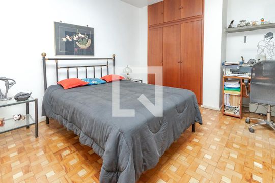 Suíte de casa para alugar com 3 quartos, 380m² em Vila Congonhas, São Paulo