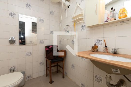 Banheiro de Serviço de casa para alugar com 3 quartos, 380m² em Vila Congonhas, São Paulo