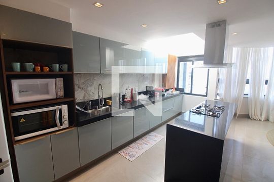 Cozinha de apartamento para alugar com 3 quartos, 180m² em Barra da Tijuca, Rio de Janeiro