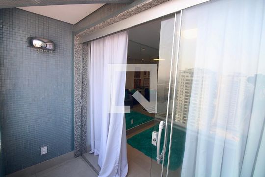 Varanda de apartamento para alugar com 3 quartos, 180m² em Barra da Tijuca, Rio de Janeiro