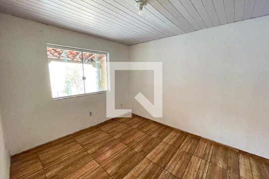 Quarto 1 de casa à venda com 3 quartos, 360m² em Industrial, Contagem