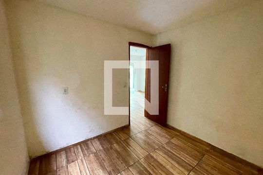 Quarto 2 de casa à venda com 3 quartos, 360m² em Industrial, Contagem