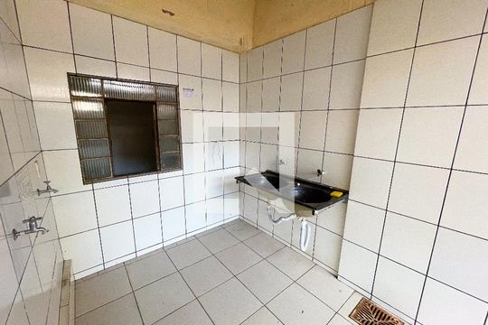 Área de Serviço de casa à venda com 3 quartos, 360m² em Industrial, Contagem