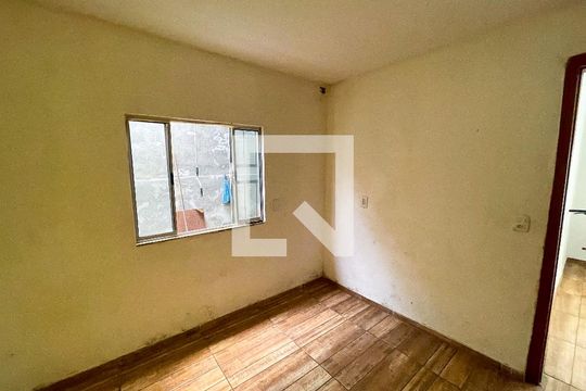 Quarto 2 de casa à venda com 3 quartos, 360m² em Industrial, Contagem