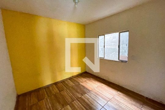 Quarto 2 de casa à venda com 3 quartos, 360m² em Industrial, Contagem