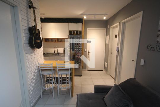 Sala de apartamento para alugar com 2 quartos, 37m² em Cambuci, São Paulo