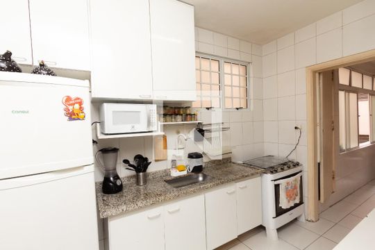 Cozinha de apartamento à venda com 2 quartos, 86m² em Itaim Bibi, São Paulo