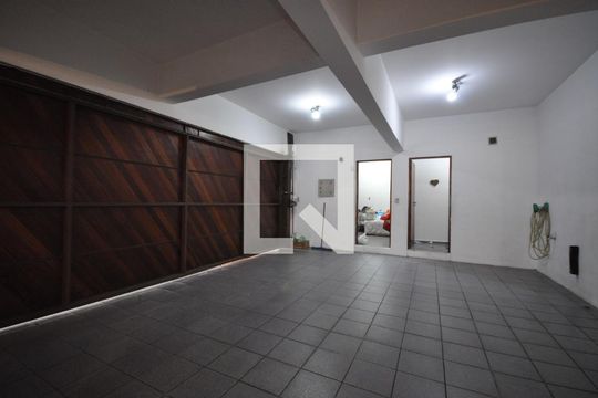Garagem de casa à venda com 3 quartos, 320m² em Barro Branco (zona Norte), São Paulo