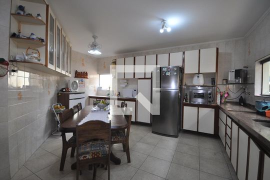 Cozinha de casa à venda com 3 quartos, 320m² em Barro Branco (zona Norte), São Paulo