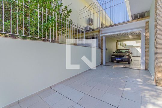 Garagem de casa à venda com 3 quartos, 280m² em Jardim da Glória, São Paulo