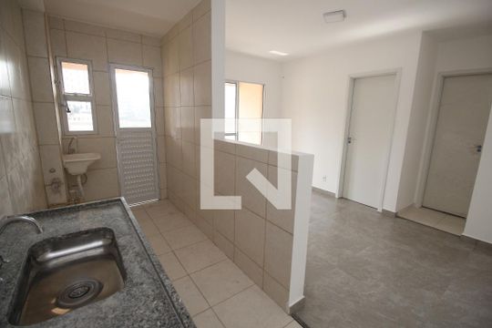 Sala / Cozinha / Área de Serviço de apartamento para alugar com 1 quarto, 40m² em Jardim Ampliacao, São Paulo