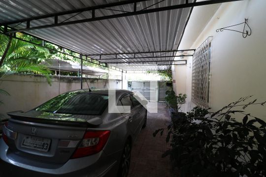 Garagem de casa à venda com 5 quartos, 360m² em Moneró, Rio de Janeiro
