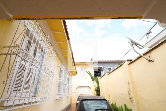 Garagem de casa para alugar com 4 quartos, 800m² em Lapa, São Paulo