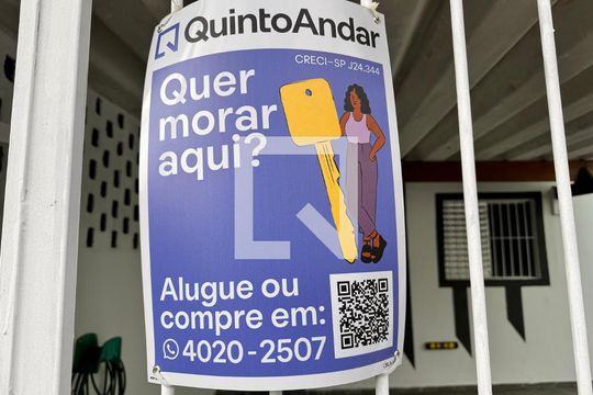 Instalação de plaquinha de casa para alugar com 2 quartos, 67m² em Parque das Nações, Santo André