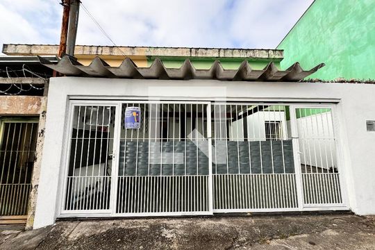 Fachada de casa para alugar com 2 quartos, 67m² em Parque das Nações, Santo André