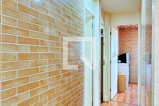 Corredor dos Dormitórios de apartamento para alugar com 3 quartos, 61m² em Vila Endres, Guarulhos