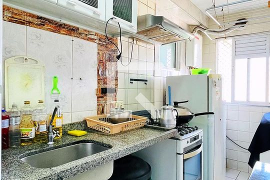 Cozinha de apartamento para alugar com 3 quartos, 61m² em Vila Endres, Guarulhos