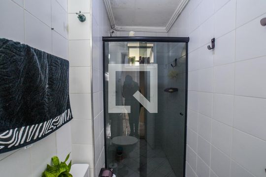 Banheiro de apartamento à venda com 3 quartos, 70m² em Vila Bela Vista, Santo André