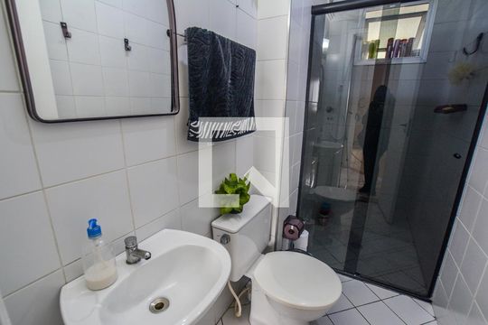 Banheiro de apartamento à venda com 3 quartos, 70m² em Vila Bela Vista, Santo André
