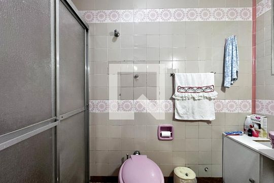 Banhiro de Serviço de casa à venda com 4 quartos, 170m² em Vila Cordeiro, São Paulo