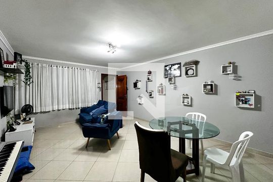 Sala de casa à venda com 4 quartos, 170m² em Vila Cordeiro, São Paulo
