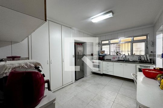 Cozinha de casa à venda com 4 quartos, 170m² em Vila Cordeiro, São Paulo
