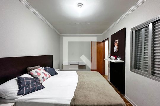 Suíte de casa à venda com 4 quartos, 170m² em Vila Cordeiro, São Paulo