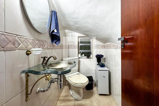 Lavabo de casa à venda com 4 quartos, 170m² em Vila Cordeiro, São Paulo