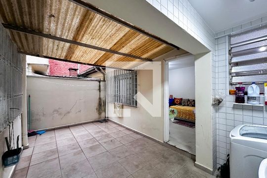 Quintal de casa à venda com 4 quartos, 170m² em Vila Cordeiro, São Paulo