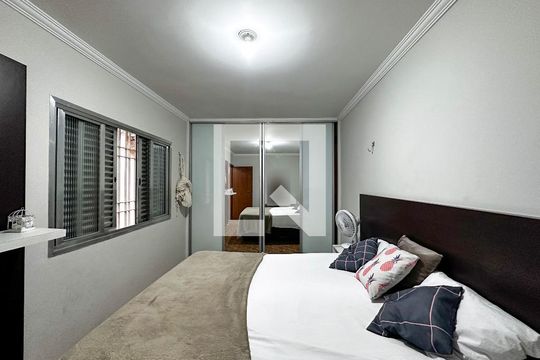 Suíte de casa à venda com 4 quartos, 170m² em Vila Cordeiro, São Paulo
