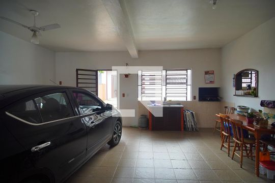 Garagem de casa à venda com 4 quartos, 150m² em Liberdade, Novo Hamburgo