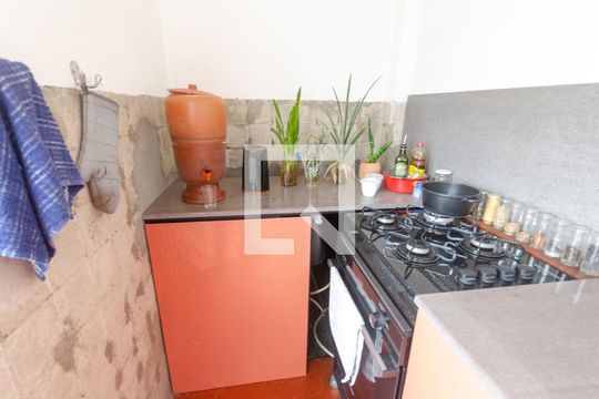 Detalhe Cozinha de apartamento para alugar com 1 quarto, 45m² em Centro Histórico, Porto Alegre