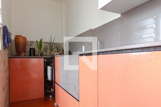 Cozinha de apartamento para alugar com 1 quarto, 45m² em Centro Histórico, Porto Alegre