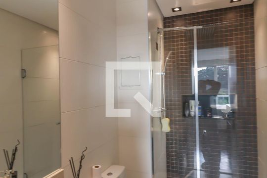 Banheiro de apartamento para alugar com 1 quarto, 45m² em Centro, Jundiaí