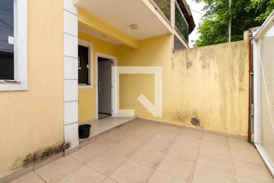 Área externa de casa à venda com 2 quartos, 68m² em Irajá, Rio de Janeiro